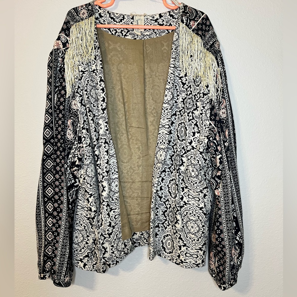 Womens Large BKE coverup in great condition